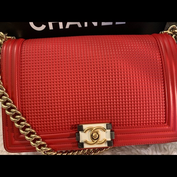 CHANEL red boy flap bag w/ lambskin leather. 2014. - Picture 3 of 8